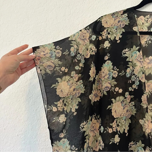 Brandy Melville Floral Duster Size Small - Picture 2 of 4
